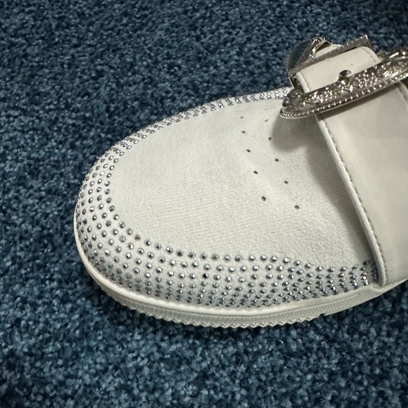 Cape Robbin White or black Boots with Silver Accents - Picture 6 of 14